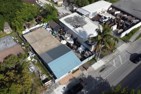 Villa ou maison à vendre à Miami, Floride: 3 chambres, 156.08 m2 № 2078247 - photo 3
