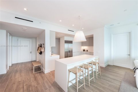 Copropriété à louer à Bal Harbour, Floride: 2 chambres, 186.64 m2 № 1962785 - photo 5