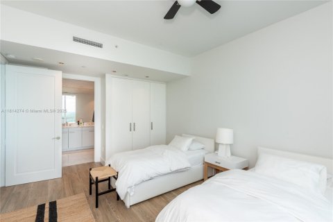 Copropriété à louer à Bal Harbour, Floride: 2 chambres, 186.64 m2 № 1962785 - photo 13