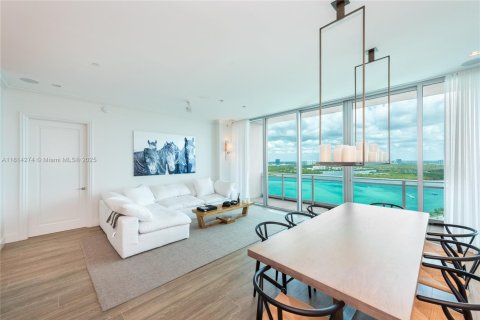 Copropriété à louer à Bal Harbour, Floride: 2 chambres, 186.64 m2 № 1962785 - photo 2