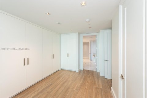 Copropriété à louer à Bal Harbour, Floride: 2 chambres, 186.64 m2 № 1962785 - photo 8