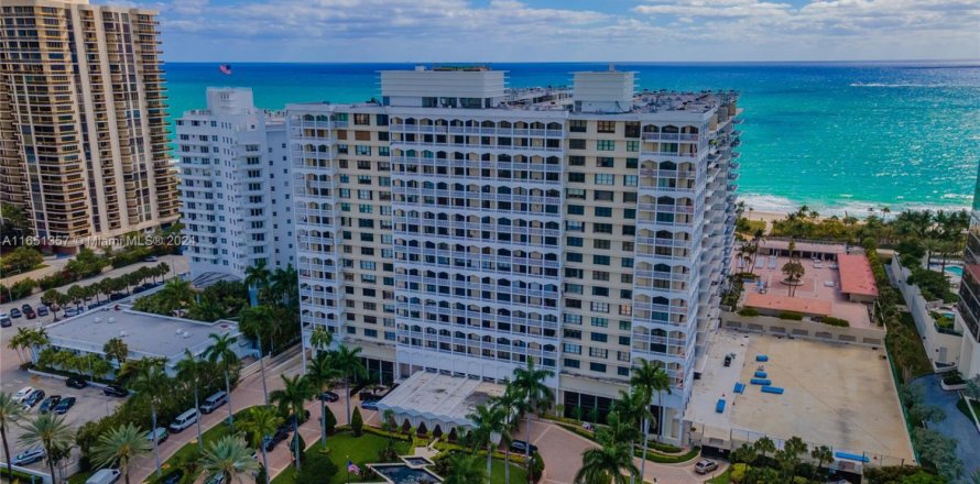 Condo à Bal Harbour, Floride, 2 chambres  № 2035361