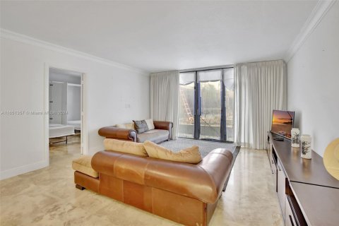 Copropriété à vendre à Bal Harbour, Floride: 2 chambres, 128.95 m2 № 2035361 - photo 7