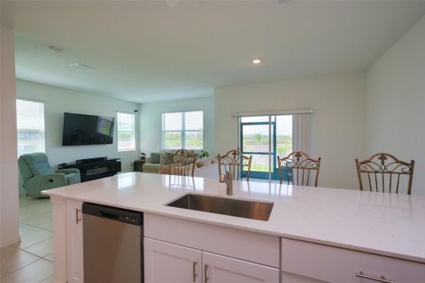 Townhouse in San Antonio, Florida 3 bedrooms, 167.32 sq.m. № 2110166 - photo 21