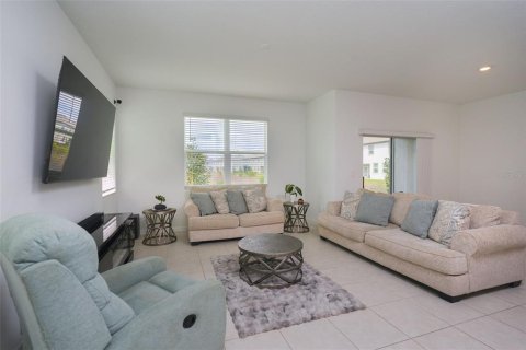 Townhouse in San Antonio, Florida 3 bedrooms, 167.32 sq.m. № 2110166 - photo 10