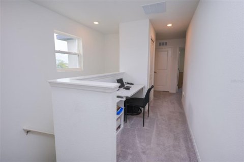 Townhouse in San Antonio, Florida 3 bedrooms, 167.32 sq.m. № 2110166 - photo 27
