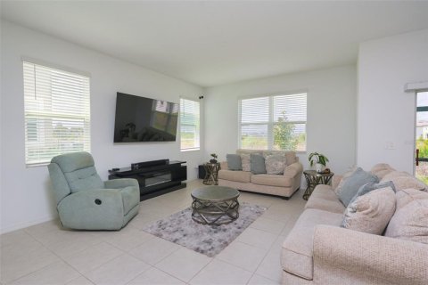 Townhouse in San Antonio, Florida 3 bedrooms, 167.32 sq.m. № 2110166 - photo 12