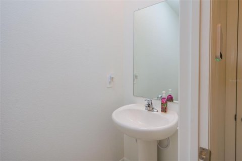 Townhouse in San Antonio, Florida 3 bedrooms, 167.32 sq.m. № 2110166 - photo 23