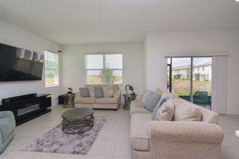 Townhouse in San Antonio, Florida 3 bedrooms, 167.32 sq.m. № 2110166 - photo 13
