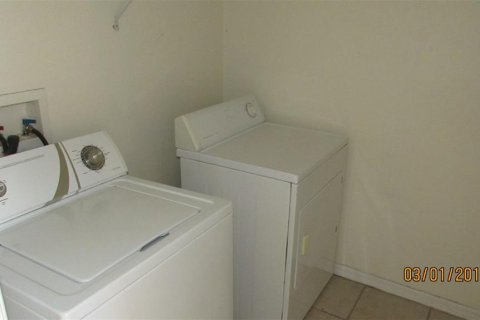 Casa en alquiler en Kissimmee, Florida, 3 dormitorios, 142.7 m2 № 1835364 - foto 9