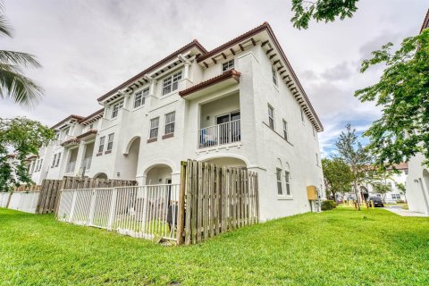 Condo à Doral, Floride, 3 chambres  № 2003293