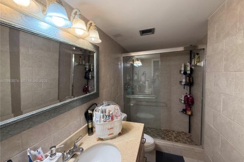 Купить кондоминиум в Халландейл-Бич, Флорида 2 спальни, 101.45м2, № 2079193 - фото 13