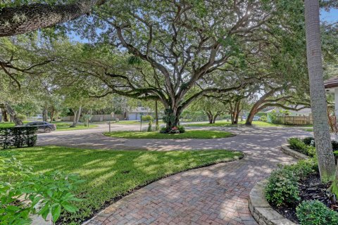 Villa ou maison à vendre à Palm Beach Gardens, Floride: 5 chambres, 530.47 m2 № 2428180 - photo 2