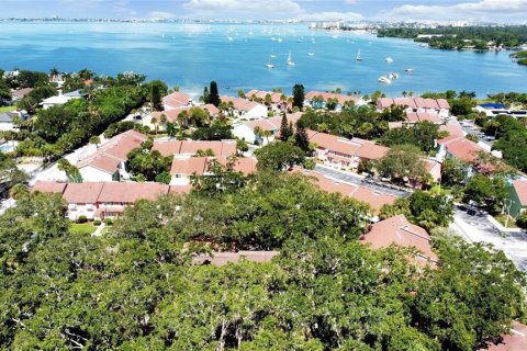 Condo in Saint Petersburg, Florida, 2 bedrooms  № 1853466 - photo 8