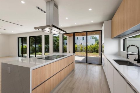 Casa en venta en Sarasota, Florida, 4 dormitorios, 279.17 m2 № 1190132 - foto 5