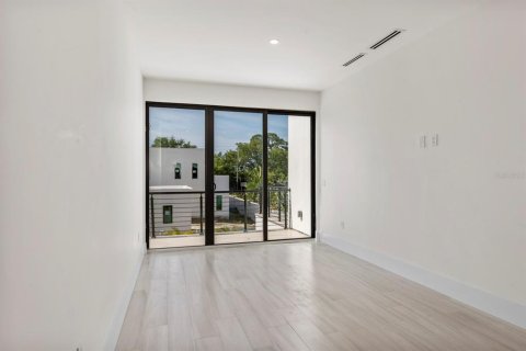 Casa en venta en Sarasota, Florida, 4 dormitorios, 279.17 m2 № 1190132 - foto 28