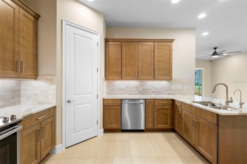 Townhouse in Ormond Beach, Florida 2 bedrooms, 142.05 sq.m. № 1894004 - photo 15