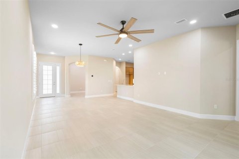Townhouse in Ormond Beach, Florida 2 bedrooms, 142.05 sq.m. № 1894004 - photo 12