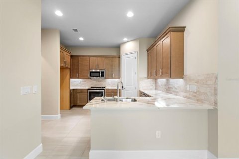 Townhouse in Ormond Beach, Florida 2 bedrooms, 142.05 sq.m. № 1894004 - photo 14