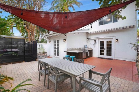Villa ou maison à vendre à Hollywood, Floride: 3 chambres, 140 m2 № 1962991 - photo 28