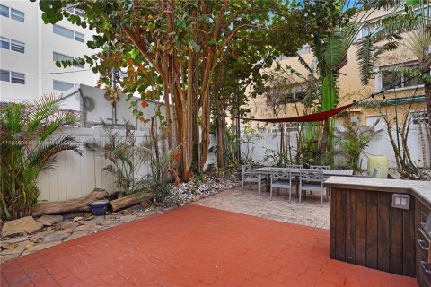 Villa ou maison à vendre à Hollywood, Floride: 3 chambres, 140 m2 № 1962991 - photo 8