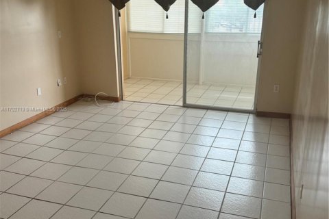 Copropriété à vendre à Sunrise, Floride: 1 chambre, 59.46 m2 № 1699572 - photo 2