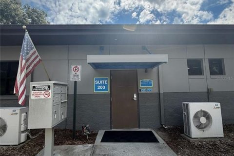 Commercial property in Ocala, Florida № 2394242 - photo 2