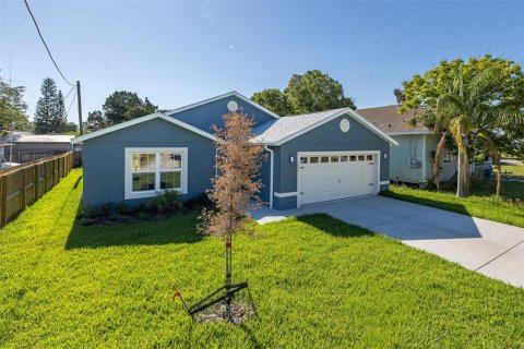 Casa en venta en New Port Richey, Florida, 3 dormitorios, 137.96 m2 № 2306050 - foto 3