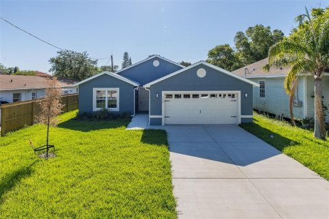 Casa en venta en New Port Richey, Florida, 3 dormitorios, 137.96 m2 № 2306050 - foto 2