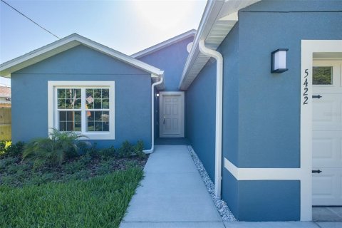 Casa en venta en New Port Richey, Florida, 3 dormitorios, 137.96 m2 № 2306050 - foto 4