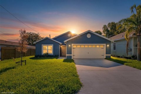 Casa en New Port Richey, Florida 3 dormitorios, 137.96 m2 № 2306050