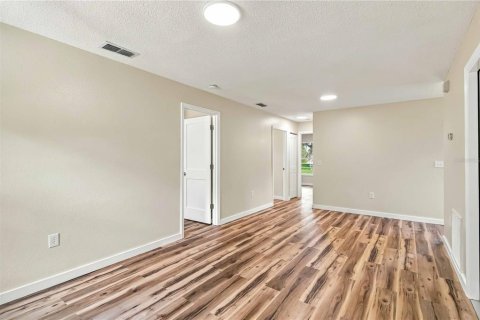 Villa ou maison à vendre à Bradenton, Floride: 3 chambres, 102.19 m2 № 2418625 - photo 6