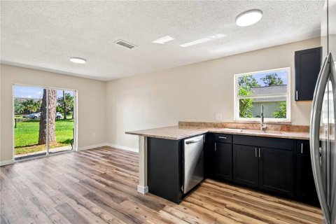 Villa ou maison à vendre à Bradenton, Floride: 3 chambres, 102.19 m2 № 2418625 - photo 11
