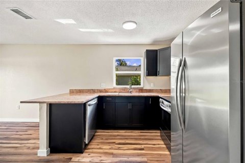 Villa ou maison à vendre à Bradenton, Floride: 3 chambres, 102.19 m2 № 2418625 - photo 5