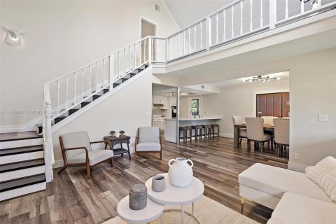 House in Palm Beach Gardens, Florida 3 bedrooms, 185.8 sq.m. № 1817593 - photo 2