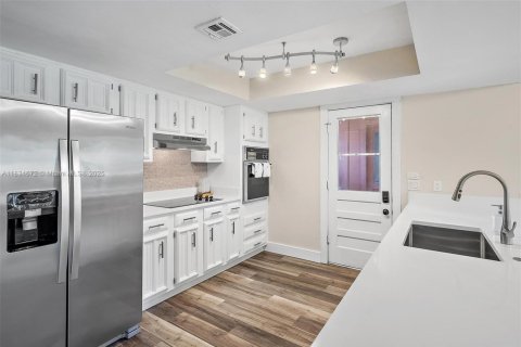 House in Palm Beach Gardens, Florida 3 bedrooms, 185.8 sq.m. № 1817593 - photo 7