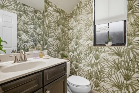 Villa ou maison à vendre à Doral, Floride: 4 chambres, 246.19 m2 № 2053947 - photo 14