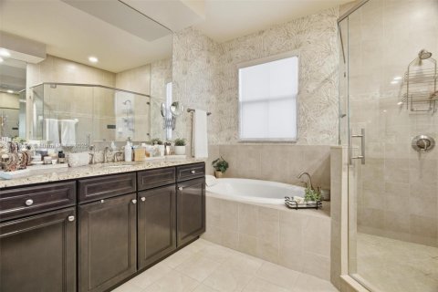 Villa ou maison à vendre à Doral, Floride: 4 chambres, 246.19 m2 № 2053947 - photo 24