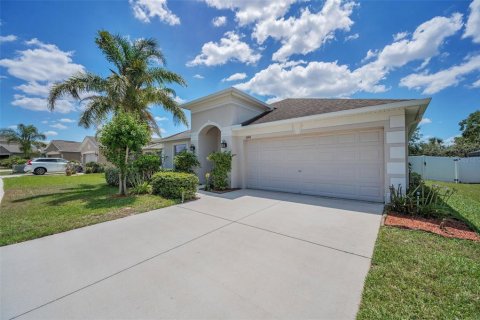 House in Hudson, Florida 3 bedrooms, 190.73 sq.m. № 1670858 - photo 3