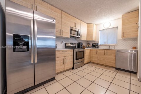 Copropriété à vendre à Dania Beach, Floride: 2 chambres, 88.26 m2 № 2069056 - photo 12