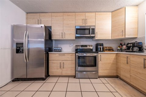 Copropriété à vendre à Dania Beach, Floride: 2 chambres, 88.26 m2 № 2069056 - photo 11