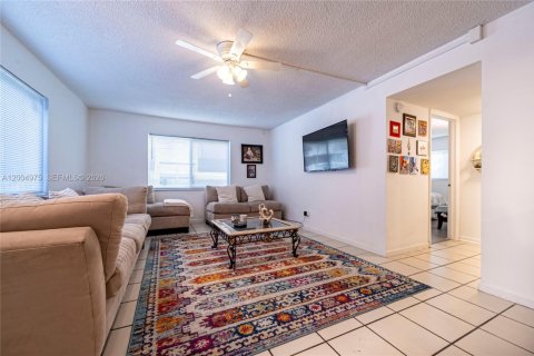 Copropriété à vendre à Dania Beach, Floride: 2 chambres, 88.26 m2 № 2069056 - photo 10