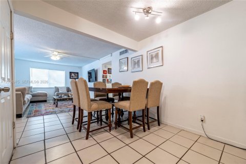 Copropriété à vendre à Dania Beach, Floride: 2 chambres, 88.26 m2 № 2069056 - photo 16