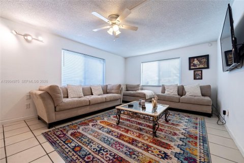 Copropriété à vendre à Dania Beach, Floride: 2 chambres, 88.26 m2 № 2069056 - photo 8