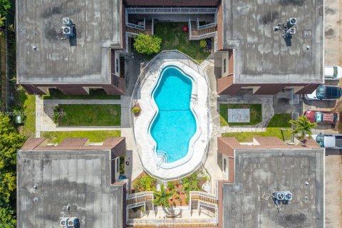 Copropriété à vendre à Dania Beach, Floride: 2 chambres, 88.26 m2 № 2069056 - photo 5