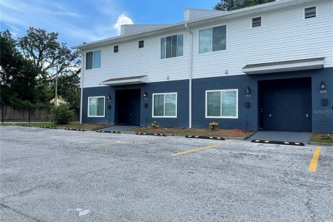 Townhouse in Tampa, Florida 3 bedrooms, 103.21 sq.m. № 1810251 - photo 2