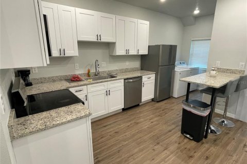 Townhouse in Tampa, Florida 3 bedrooms, 103.21 sq.m. № 1810251 - photo 8