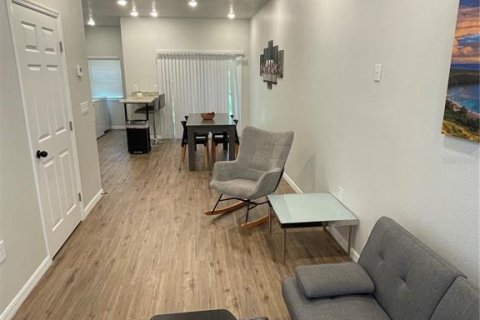 Townhouse in Tampa, Florida 3 bedrooms, 103.21 sq.m. № 1810251 - photo 7