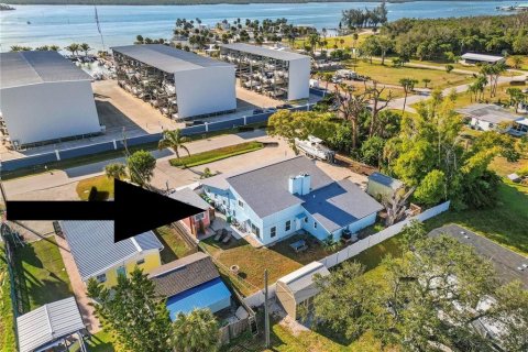Propiedad comercial en Englewood, Florida 6 dormitorios, 320.7 m2 № 2155805