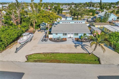 Propiedad comercial en venta en Englewood, Florida, 6 dormitorios, 320.7 m2 № 2155805 - foto 4